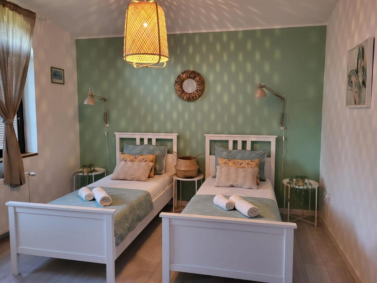 Апартаменти Sobe Pilajevo 2, 183 Ulica Stjepana Radica, Gola Екстер'єр фото
